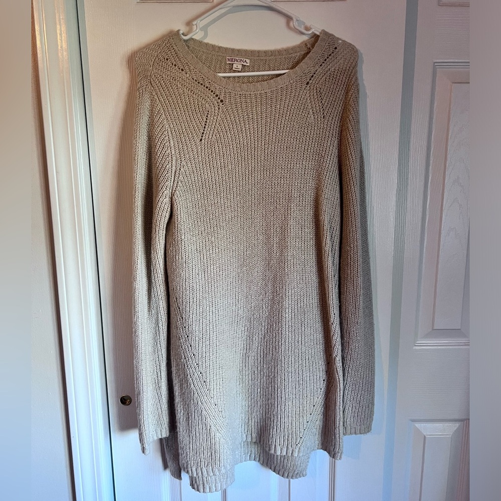 COPY - Size Large long sleeve sweater.
